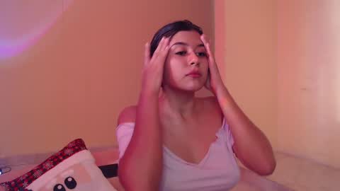 Maia online show from December 8, 9:41 pm