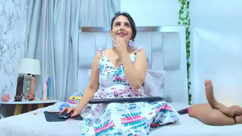 Snapshot of _marcela__ chatting on October 21, 12:31 pm _marcela__ online show from October 21, 12:31 pm