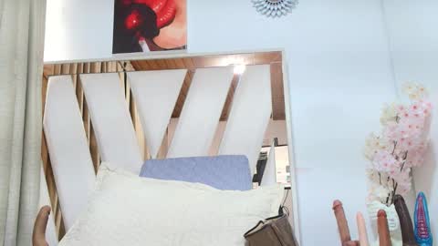 Snapshot of _marcela__ chatting on September 30, 1:06 pm _marcela__ online show from September 30, 1:06 pm