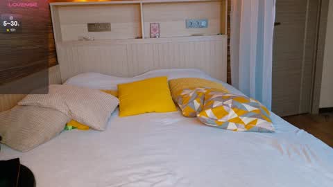 Snapshot of _mari_ chatting on November 1, 8:29 am _mari_ online show from November 1, 8:29 am