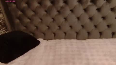  Mari  online show from November 27, 7:33 am