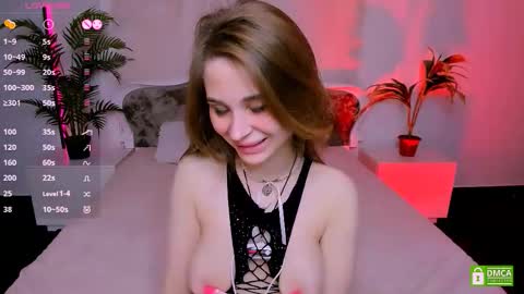 Snapshot of _mari_clark chatting on September 30, 1:00 am Eva online show from September 30, 1:00 am