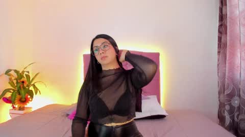 Snapshot of _marie__ chatting on December 28, 7:43 pm Maria paula online show from December 28, 7:43 pm