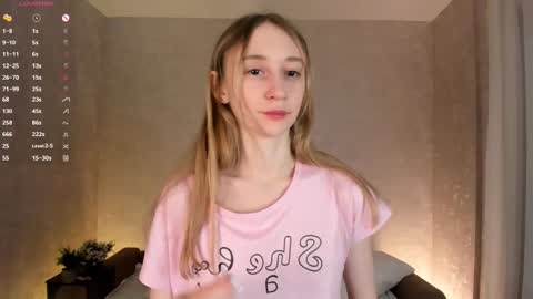  Gwen  online show from November 10, 5:57 am