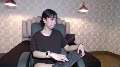 Mavis  online show from September 24, 9:25 pm