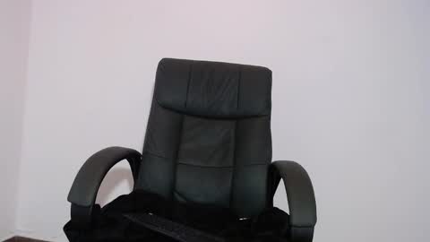 Mavis  online show from September 25, 9:34 pm