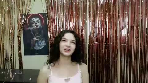 Susie online show from December 2, 1:12 pm