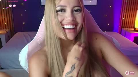 Snapshot of _meliblue chatting on October 13, 11:18 pm Meli online show from October 13, 11:18 pm