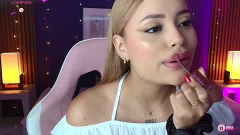 Snapshot of _meliblue chatting on October 6, 7:29 pm Meli online show from October 6, 7:29 pm