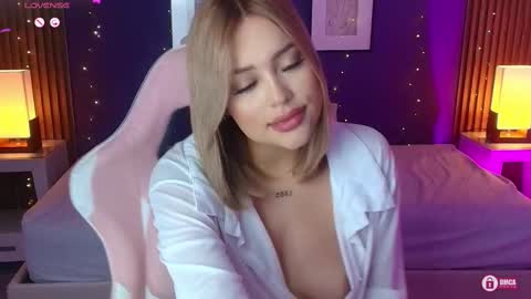 Snapshot of _meliblue chatting on October 1, 8:25 pm Meli online show from October 1, 8:25 pm