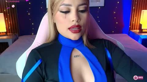 Snapshot of _meliblue chatting on October 31, 8:46 pm Meli online show from October 31, 8:46 pm