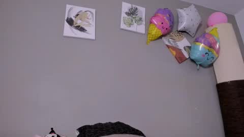 _melodyblossom_ online show from November 18, 10:33 pm