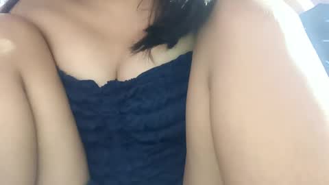 Snapshot of _milkytitsmomxx_ chatting on December 4, 4:16 pm _milkytitsmomxx_ online show from December 4, 4:16 pm