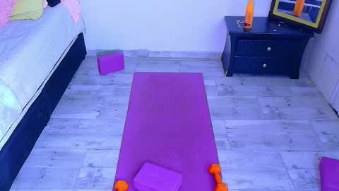 Snapshot of _miss_karoline chatting on September 19, 6:40 pm karoline uwu online show from September 19, 6:40 pm