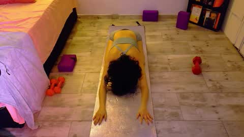 Snapshot of _miss_karoline chatting on October 18, 10:00 pm karoline uwu online show from October 18, 10:00 pm