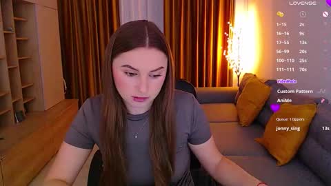 Mia online show from December 3, 8:49 am