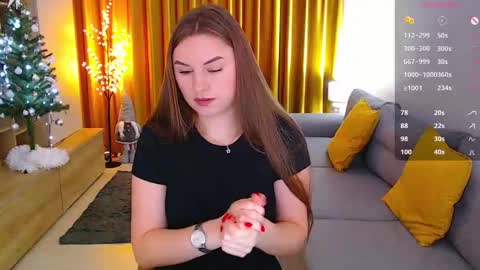 Mia online show from December 21, 10:28 am