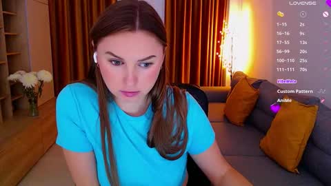 Mia online show from October 27, 11:28 am