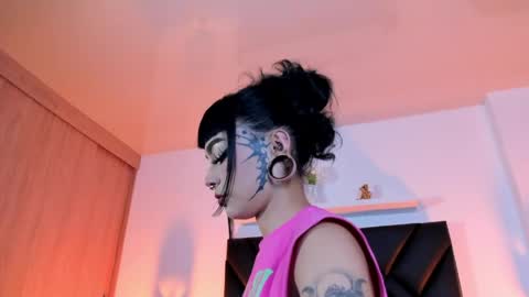 mizuki  online show from April 15, 7:58 pm