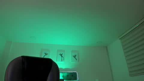 Snapshot of _natalie18_ chatting on October 1, 3:55 am Natalie online show from October 1, 3:55 am