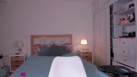 Snapshot of _natasha18_ chatting on December 6, 11:44 am  Natasha online show from December 6, 11:44 am