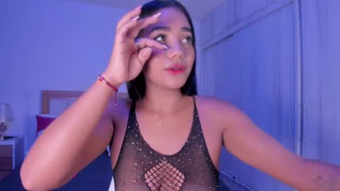 Snapshot of _natasha18_ chatting on February 21, 11:44 am  Natasha online show from February 21, 11:44 am