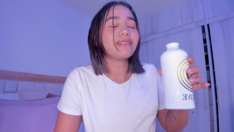 Snapshot of _natasha18_ chatting on January 12, 11:50 am  Natasha online show from January 12, 11:50 am