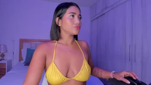 Snapshot of _natasha18_ chatting on March 9, 11:36 am  Natasha online show from March 9, 11:36 am