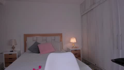 Snapshot of _natasha18_ chatting on December 11, 11:41 am  Natasha online show from December 11, 11:41 am