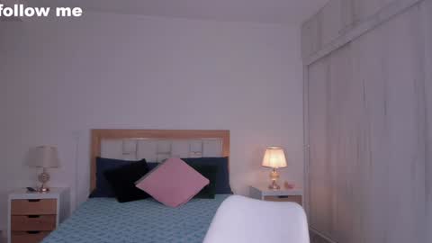 Snapshot of _natasha18_ chatting on December 27, 11:50 am  Natasha online show from December 27, 11:50 am