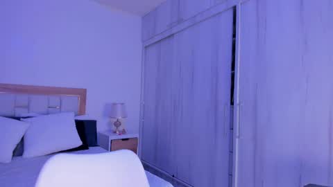 Snapshot of _natasha18_ chatting on February 22, 11:46 am  Natasha online show from February 22, 11:46 am