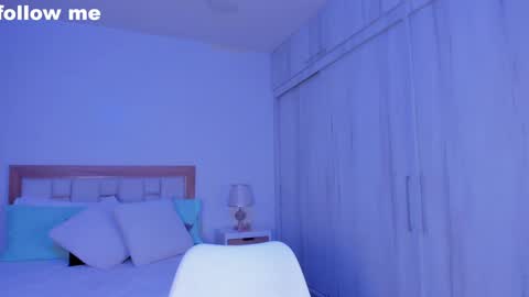 Snapshot of _natasha18_ chatting on February 8, 12:17 pm  Natasha online show from February 8, 12:17 pm