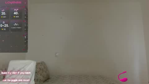 _nayade_ online show from October 11, 3:04 pm