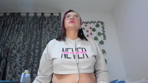 juliana online show from December 9, 10:00 am