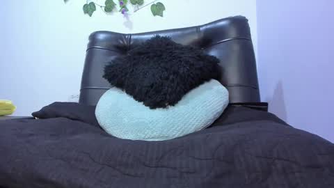 juliana online show from February 14, 9:03 am