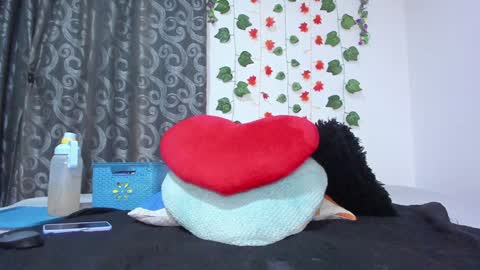 juliana online show from December 21, 10:06 am