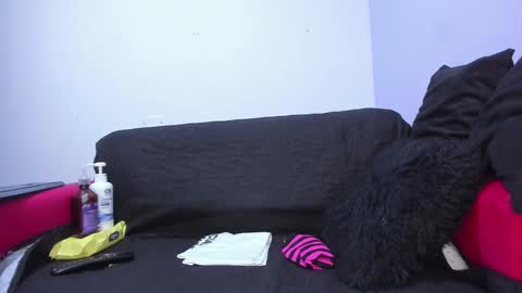 juliana online show from March 7, 9:18 am