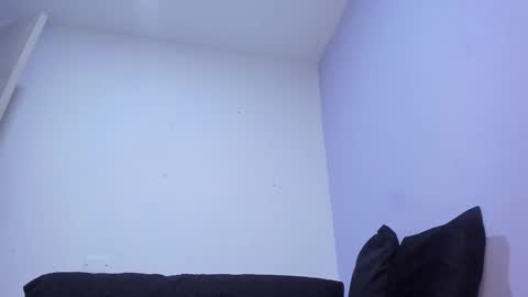 juliana online show from February 28, 9:04 am