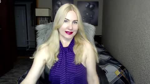 Snapshot of _night_fantasy_ chatting on December 6, 4:17 pm Donella online show from December 6, 4:17 pm
