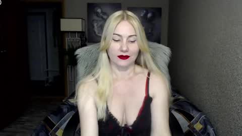 Snapshot of _night_fantasy_ chatting on December 15, 7:21 pm Donella online show from December 15, 7:21 pm