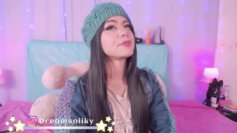 Snapshot of _niiky chatting on March 12, 2:01 pm niiky online show from March 12, 2:01 pm