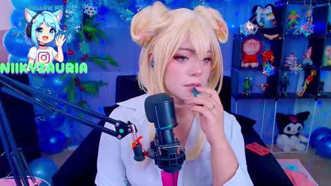 niiky online show from December 4, 5:14 pm