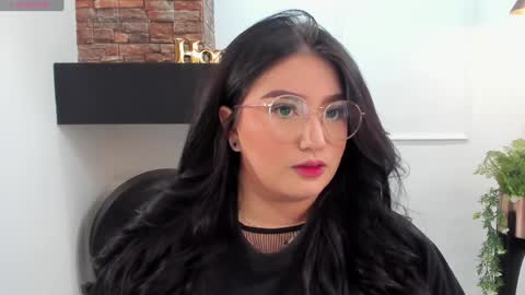   online show from December 4, 12:03 pm