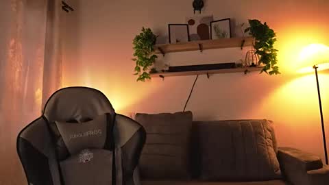 _paulah2 online show from February 24, 8:29 pm