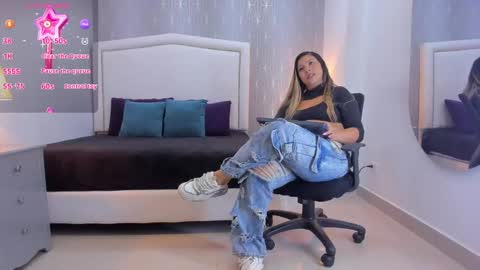 Snapshot of _peach1_ chatting on September 10, 3:12 pm  peach1  online show from September 10, 3:12 pm