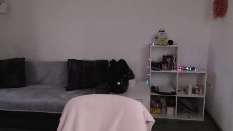 Snapshot of _pinkypie__ chatting on October 25, 10:12 am Lili online show from October 25, 10:12 am