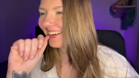 Snapshot of _private_person_ chatting on February 11, 5:18 pm HADLY see u online 0312 online show from February 11, 5:18 pm