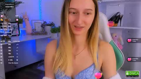 Snapshot of _ri_na_ chatting on October 13, 6:05 am I am Rina online show from October 13, 6:05 am