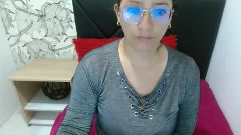 _saraximena_ online show from December 23, 5:44 am