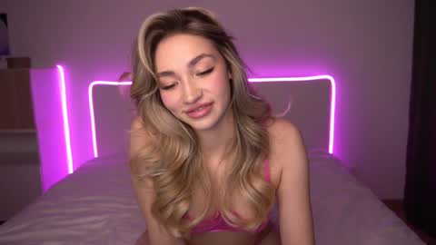 Snapshot of _secretdesire chatting on December 28, 5:57 pm Kat online show from December 28, 5:57 pm